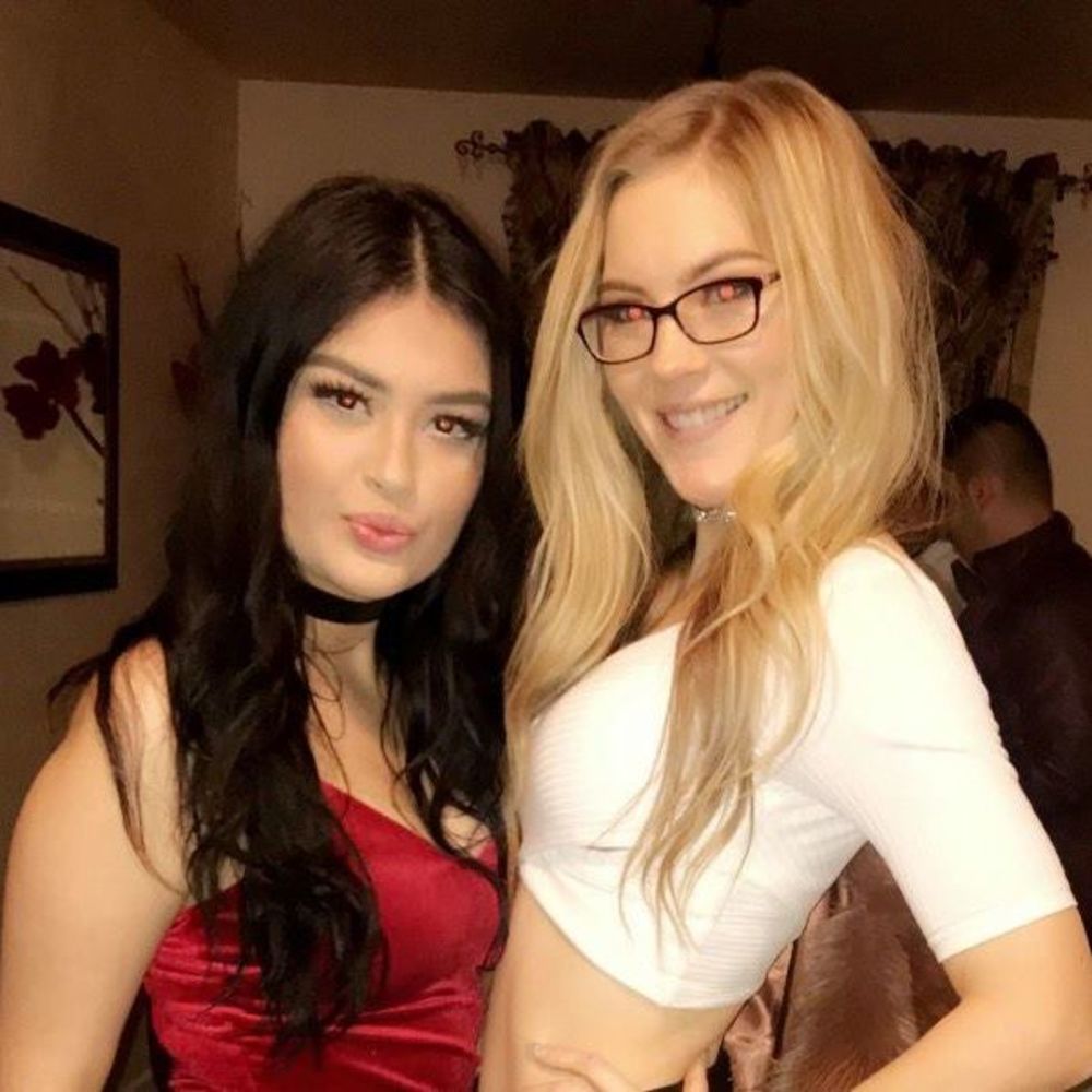 Meet your Posher, Iris